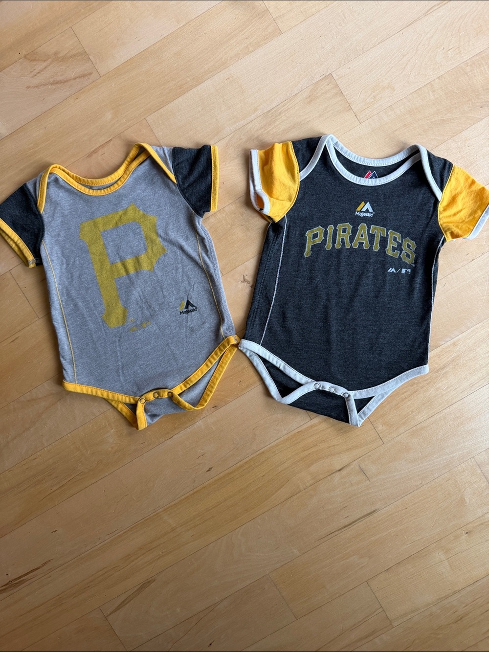 Majestic Baby Pittsburgh Pirates One-Piece Bodysuits in Gray, Black & Yellow